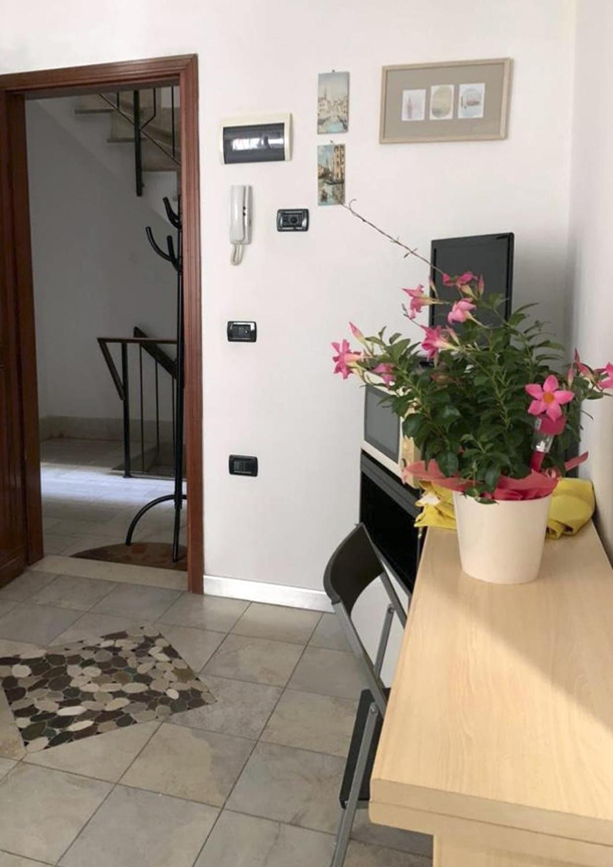 شقة Casa Manuela Non Turisti Ma Ospiti كيودجا المظهر الخارجي الصورة