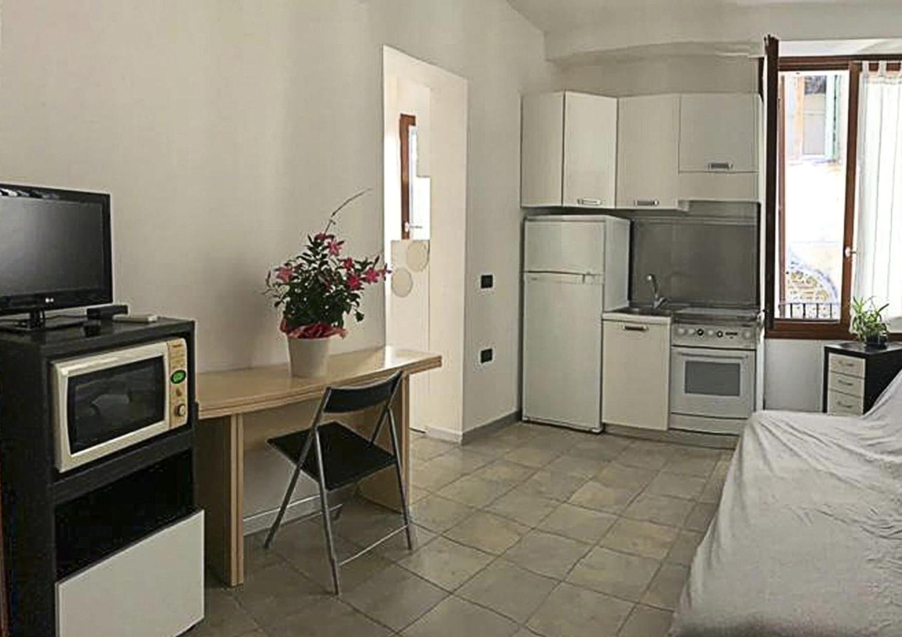 شقة Casa Manuela Non Turisti Ma Ospiti كيودجا المظهر الخارجي الصورة